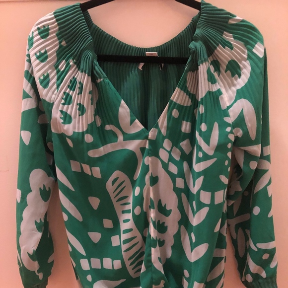 Diane Von Furstenberg Tops - Diane von Furstenberg Green & White Blouse